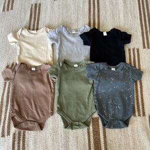 Colored Organic Short Sleeve Onesie Bundle 3-6M